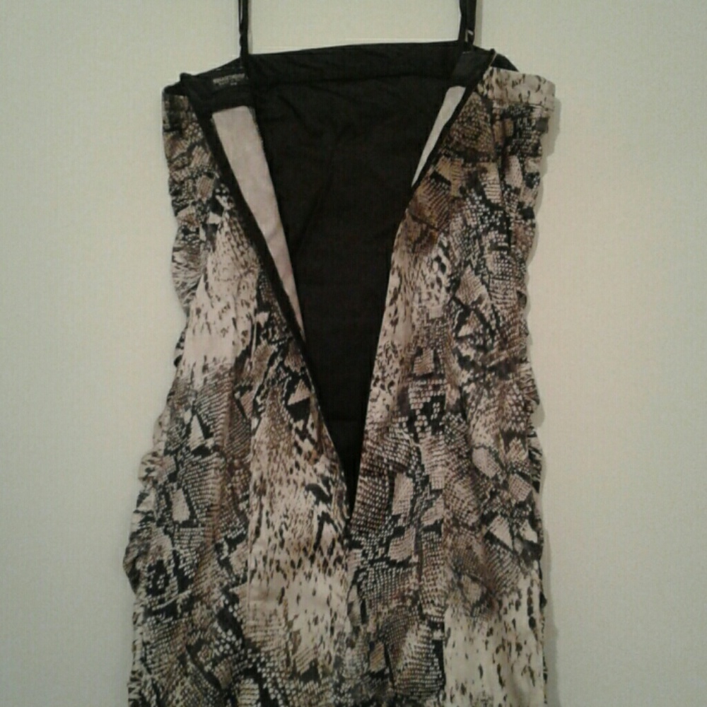 Dresses - Picture 6 of 7